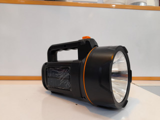 چراغ قوه دستی خورشیدی کامی سیف مدل KM2672T با نور LED مهتابی